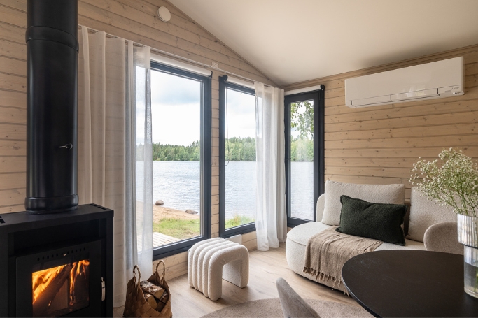 lapelland-maisemaikkunat-olohuone