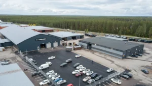 Lapellandin Suomen suurin vaunumökkitehdas sekä vaunusaunatehdas sijaitsevat Pyhännällä.